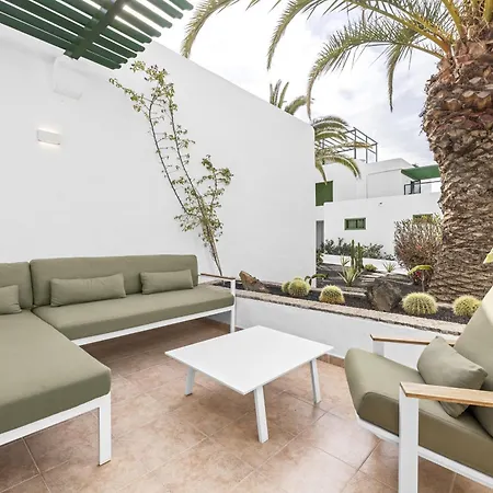 Casahost Salted House Beachfront * קוסטה טגוויסה
