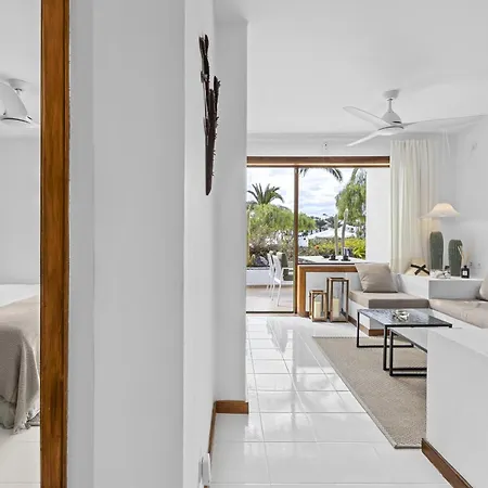 Casahost Salted House Beachfront קוסטה טגוויסה