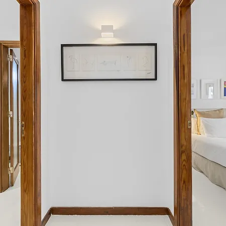 Casahost Salted House Beachfront * קוסטה טגוויסה