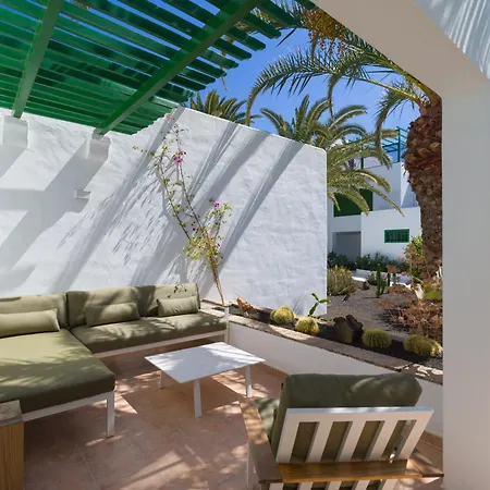 Casahost Salted House Beachfront Apartment Costa Teguise