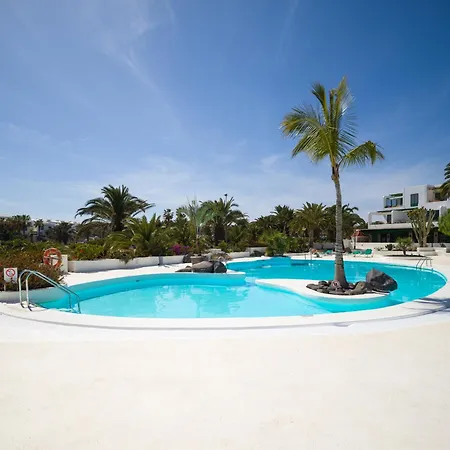 Casahost Salted House Beachfront * קוסטה טגוויסה